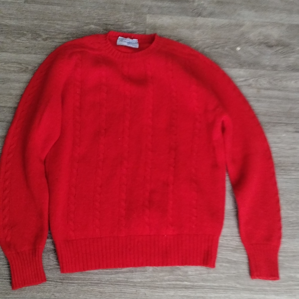 Sweater 100 wool ideal for Christmas parties. Size L.